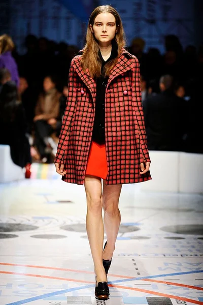 Look 27